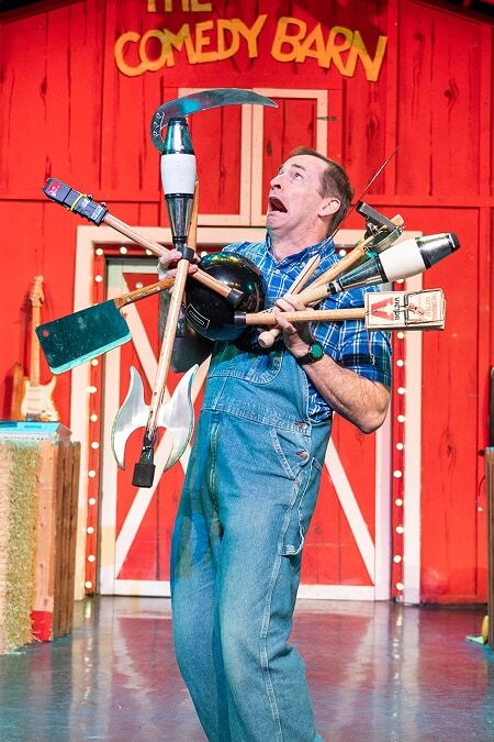 The jugglers with dangerous acts