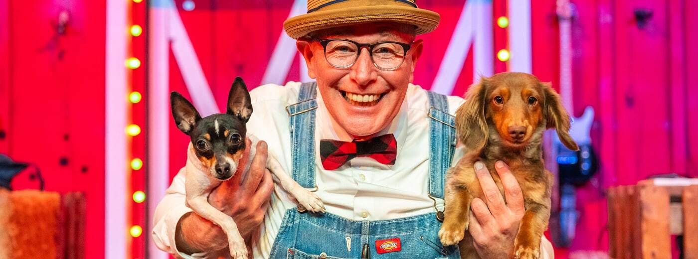 Performer with his 2 dogs