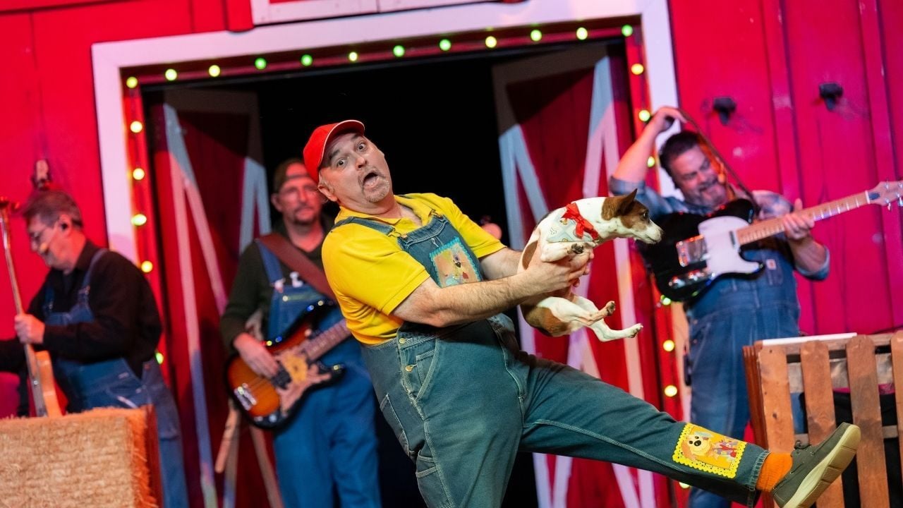 The animals act at Comedy Barn.