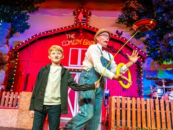 guest interaction with cast.